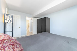 1490 Heron Rd. Ottawa Condo for Sale. Ottawa Real Estate.